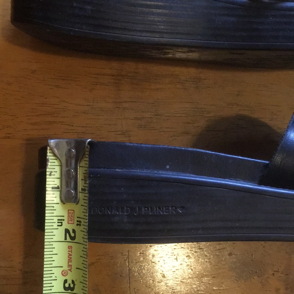 Donald j Pliner. Leather raised slipper - Picture 4 of 4
